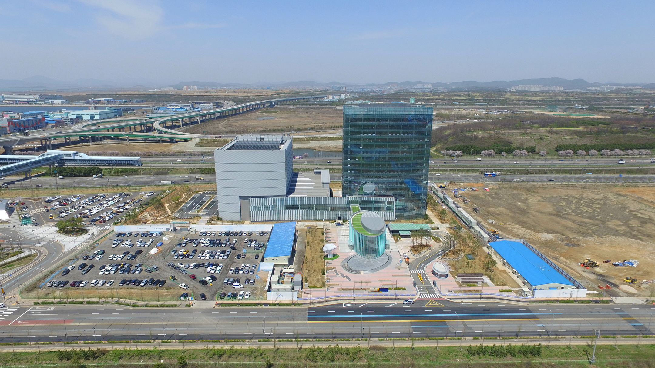 Project and cost management services for Digital Edge SEL2 and SEL3 Data Centers, delivering a 96MW hyperscale campus in Incheon, South Korea, supporting resilient infrastructure for global cloud and technology clients.